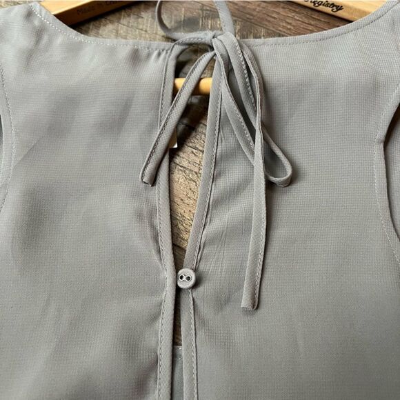 Gap Silver/Grey Sheer Elegant Tank Sz M NWT🏷 - Picture 3 of 15